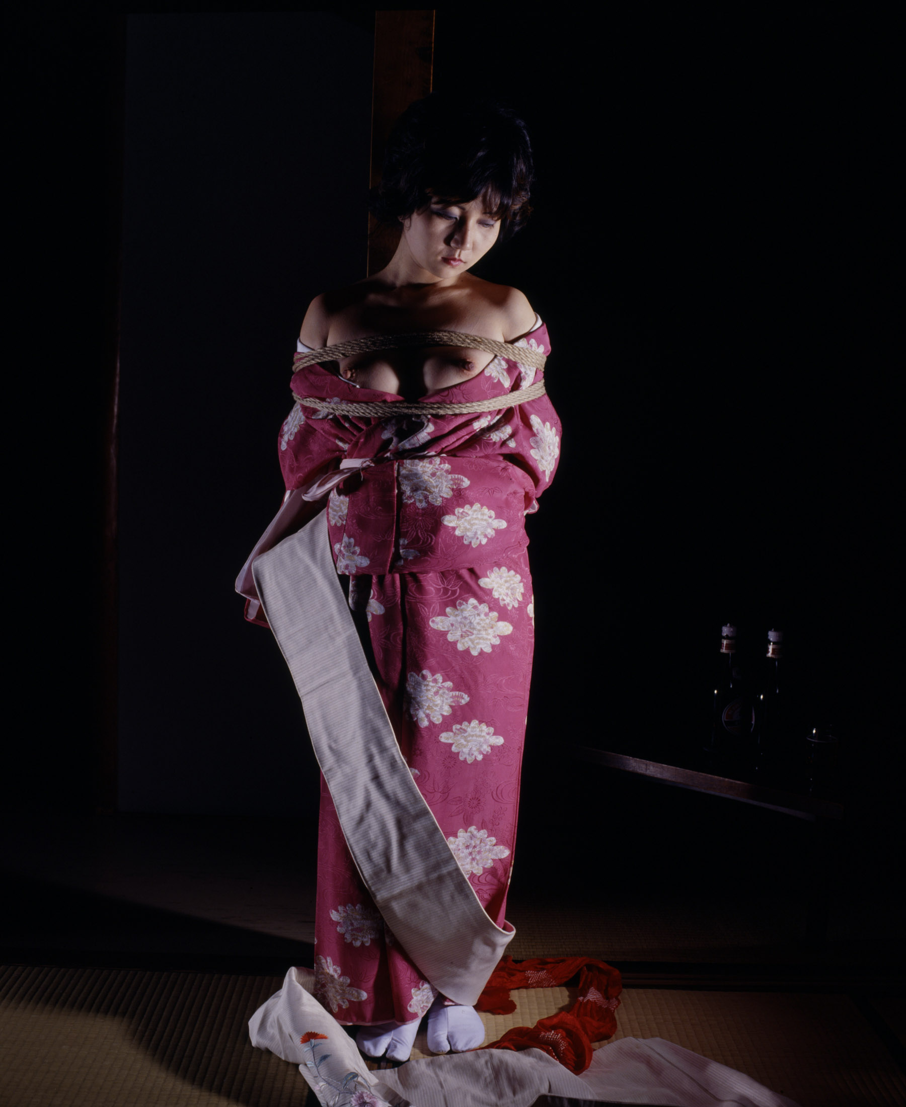 SMコレクター　柱縛り 求む 新井日記嬢 - SM女縄